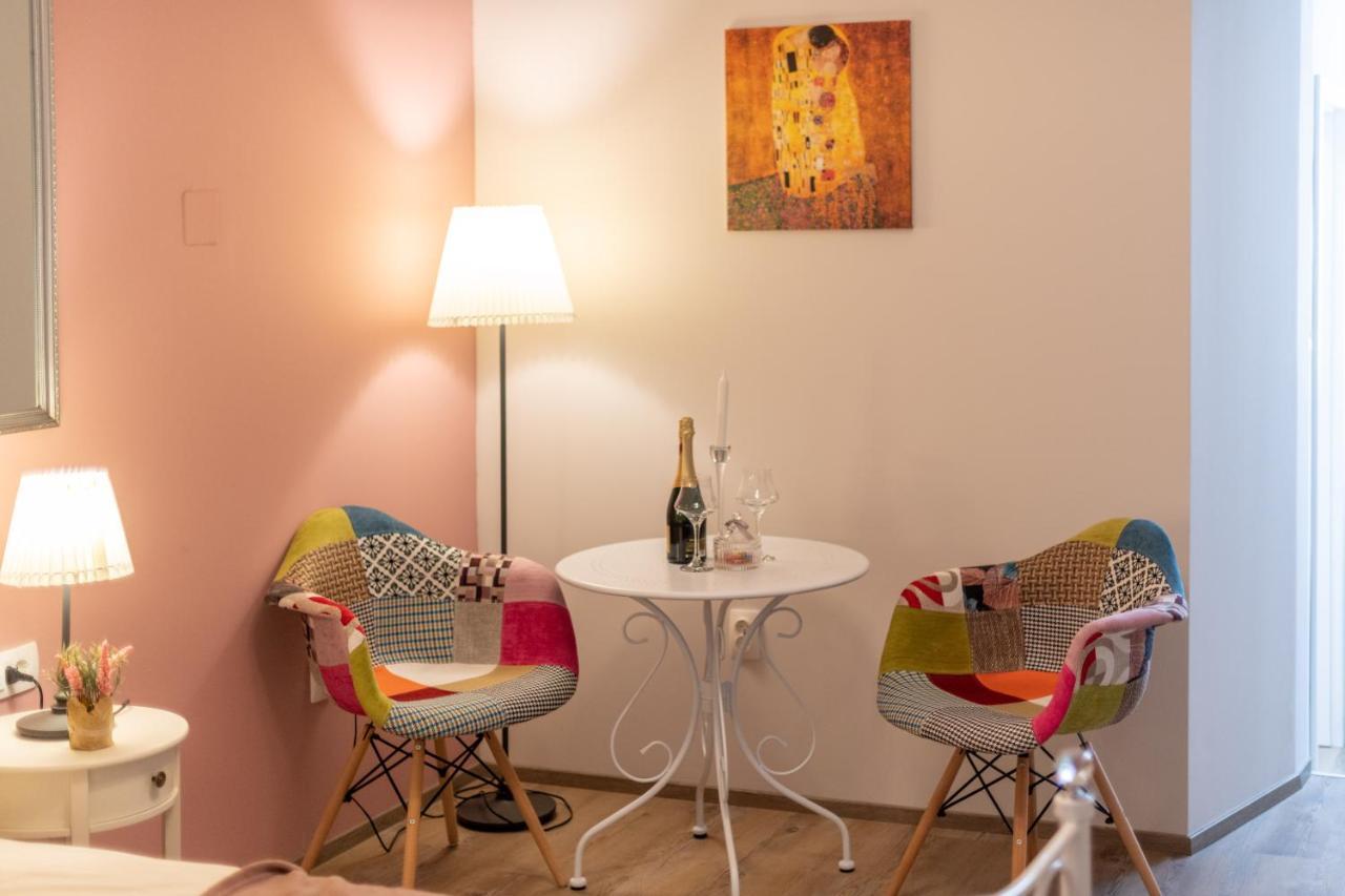 Old City Romantic Studios 4 With Free Private Parking 普拉 外观 照片